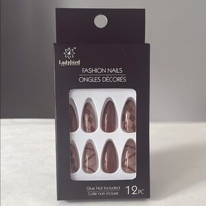 4/$20 🌿Lady Bird Fashion Nails 12-Piece Press-On Nail Set
